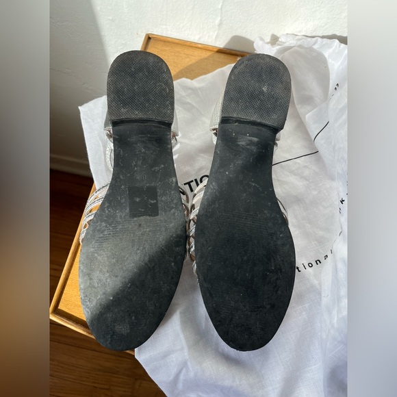 Intentionally blank silver embossed fisherman sandal - Picture 4 of 4